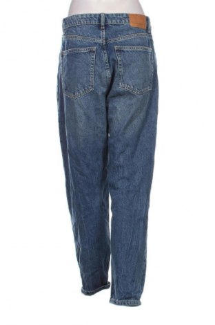 Γυναικείο Τζίν Bershka, Μέγεθος M, Χρώμα Μπλέ, Τιμή 18,99 €