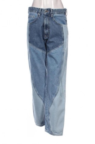 Γυναικείο Τζίν Bershka, Μέγεθος M, Χρώμα Μπλέ, Τιμή 14,83 €