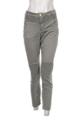Damen Jeans Janina, Größe L, Farbe Grün, Preis 20,99 €