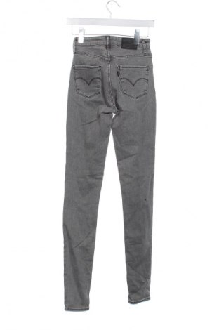 Дамски дънки Levi's, Размер XS, Цвят Сив, Цена 75,00 лв.