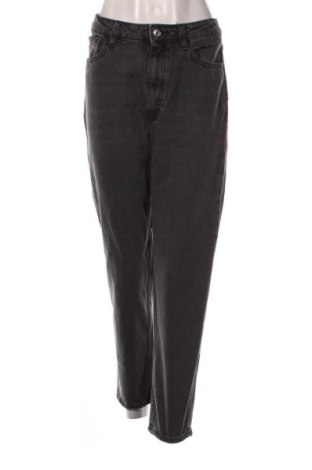 Γυναικείο Τζίν Mango, Μέγεθος M, Χρώμα Γκρί, Τιμή 8,99 €
