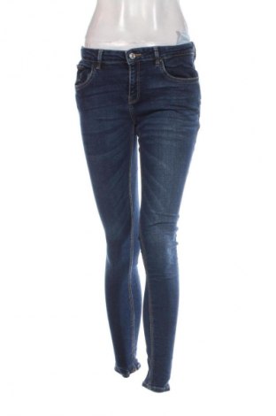 Damskie jeansy Mango, Rozmiar M, Kolor Niebieski, Cena 111,99 zł