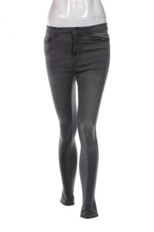Blugi de femei ONLY, Mărime M, Culoare Gri, Preț 115,99 Lei