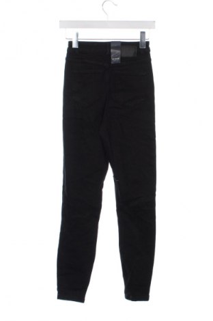 Dámske džínsy  Pieces, Veľkosť XXS, Farba Čierna, Cena  44,95 €