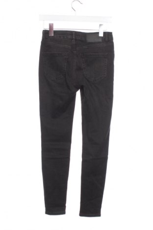 Dámske džínsy  Pieces, Veľkosť S, Farba Čierna, Cena  19,95 €
