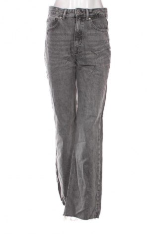 Blugi de femei Pull&Bear, Mărime S, Culoare Gri, Preț 98,99 Lei