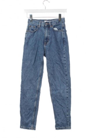 Blugi de femei Pull&Bear, Mărime XXS, Culoare Albastru, Preț 98,99 Lei