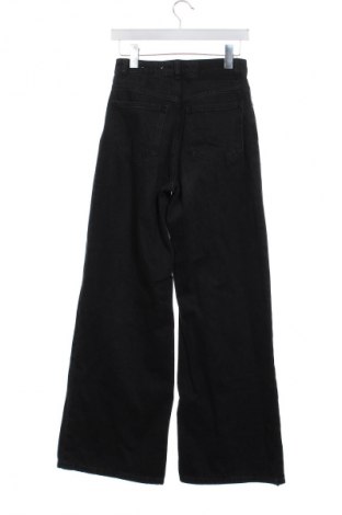 Damskie jeansy Pull&Bear, Rozmiar XS, Kolor Czarny, Cena 67,41 zł