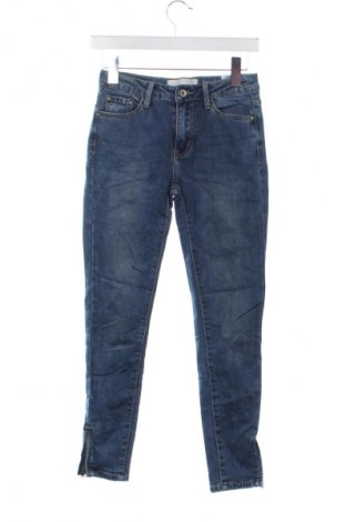 Γυναικείο Τζίν Queen of Hearts, Μέγεθος S, Χρώμα Μπλέ, Τιμή 17,99 €