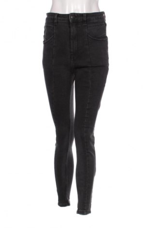 Damskie jeansy Sinsay, Rozmiar M, Kolor Czarny, Cena 86,99 zł