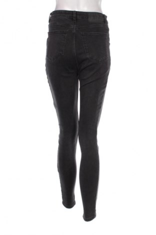 Damskie jeansy Sinsay, Rozmiar M, Kolor Czarny, Cena 86,99 zł