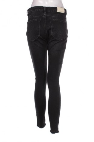 Damskie jeansy Stradivarius, Rozmiar M, Kolor Czarny, Cena 69,01 zł
