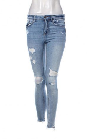 Damskie jeansy Stradivarius, Rozmiar S, Kolor Niebieski, Cena 69,01 zł