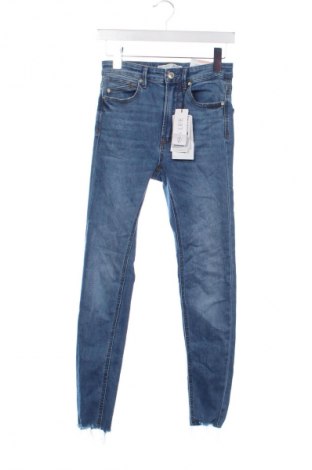 Blugi de femei Stradivarius, Mărime S, Culoare Albastru, Preț 156,99 Lei