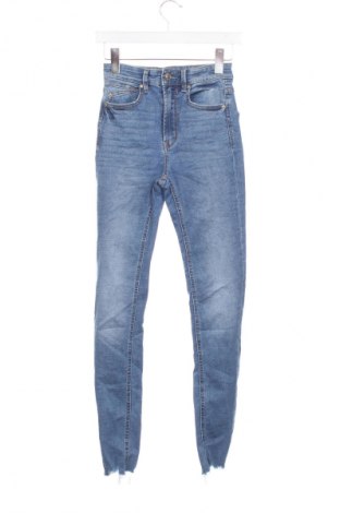 Blugi de femei Stradivarius, Mărime XS, Culoare Albastru, Preț 98,99 Lei