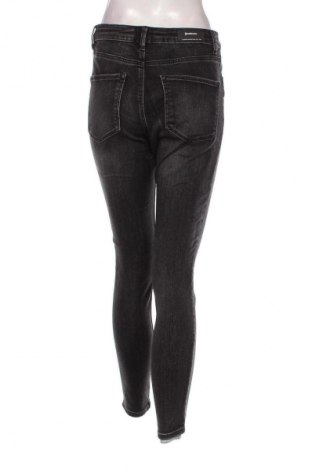 Blugi de femei Stradivarius, Mărime M, Culoare Negru, Preț 98,99 Lei
