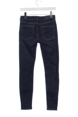 Дамски дънки Superdry, Размер S, Цвят Син, Цена 51,99 лв.