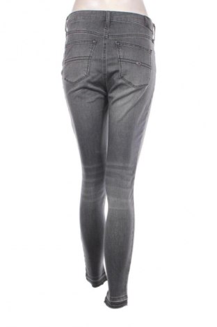 Dámske džínsy  Tommy Jeans, Veľkosť M, Farba Sivá, Cena  43,95 €