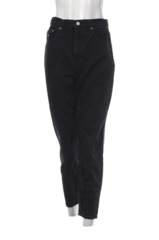 Dámske džínsy  Tommy Jeans, Veľkosť M, Farba Čierna, Cena  99,95 €
