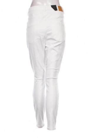 Blugi de femei Vero Moda, Mărime XL, Culoare Alb, Preț 261,99 Lei