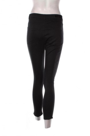 Blugi de femei Vero Moda, Mărime M, Culoare Negru, Preț 115,99 Lei