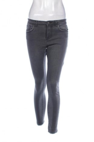 Női farmernadrág Vero Moda, Méret M, Szín Szürke, Ár 15 409 Ft
