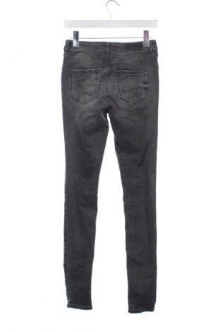Damskie jeansy Vero Moda, Rozmiar S, Kolor Szary, Cena 111,99 zł