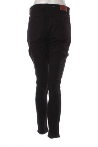 Blugi de femei Wrangler, Mărime L, Culoare Negru, Preț 589,99 Lei