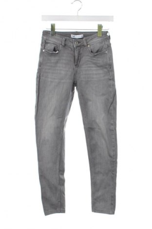 Дамски дънки Zara, Размер XS, Цвят Сив, Цена 28,12 лв.