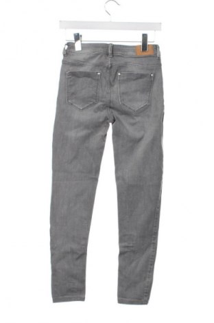 Дамски дънки Zara, Размер XS, Цвят Сив, Цена 28,12 лв.