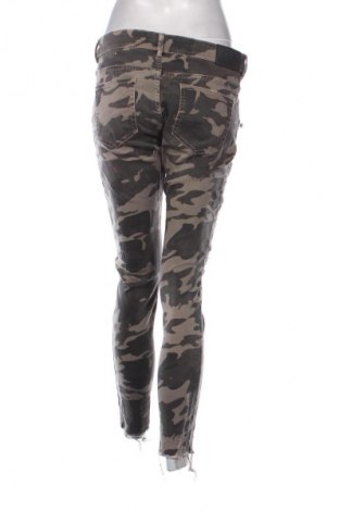 Damen Jeans Zara, Größe XL, Farbe Mehrfarbig, Preis 13,81 €