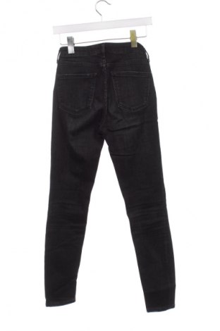Дамски дънки Zara, Размер XS, Цвят Черен, Цена 28,12 лв.