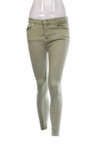 Blugi de femei Zara, Mărime M, Culoare Verde, Preț 91,99 Lei