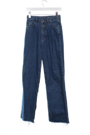 Damskie jeansy Zara, Rozmiar XS, Kolor Niebieski, Cena 88,99 zł