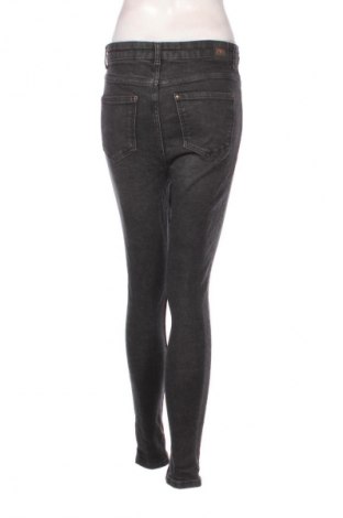 Damen Jeans Zara, Größe S, Farbe Grau, Preis 18,99 €