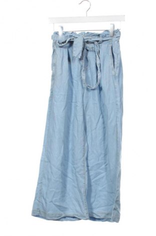 Damskie jeansy Zara, Rozmiar XS, Kolor Niebieski, Cena 62,07 zł
