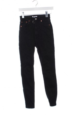 Дамски дънки Zara, Размер XS, Цвят Черен, Цена 27,99 лв.
