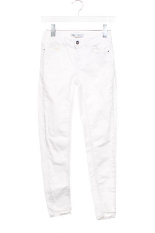 Blugi de femei Zara, Mărime XS, Culoare Alb, Preț 89,34 Lei