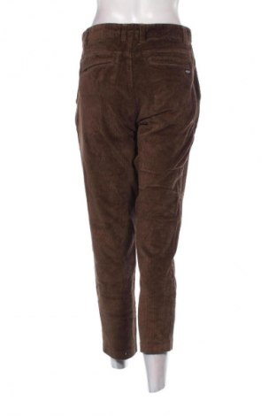 Damskie sztruksy Pull&Bear, Rozmiar M, Kolor Brązowy, Cena 69,01 zł