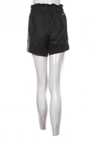 Dámske kraťasy  Adidas, Veľkosť M, Farba Čierna, Cena  19,95 €