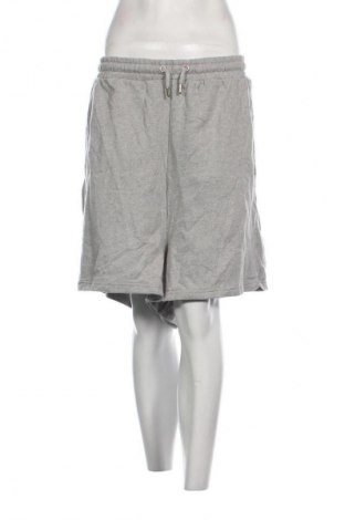 Γυναικείο κοντό παντελόνι Boohoo, Μέγεθος 4XL, Χρώμα Γκρί, Τιμή 12,99 €