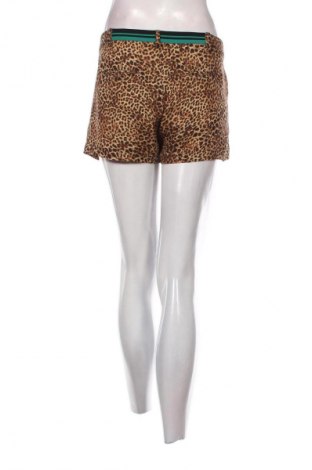 Pantaloni scurți de femei Guess, Mărime M, Culoare Multicolor, Preț 230,99 Lei
