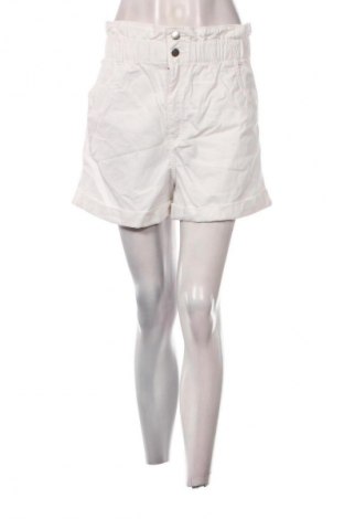 Γυναικείο κοντό παντελόνι H&M, Μέγεθος M, Χρώμα Λευκό, Τιμή 12,99 €