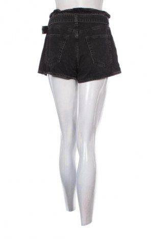 Pantaloni scurți de femei H&M Divided, Mărime M, Culoare Gri, Preț 93,82 Lei