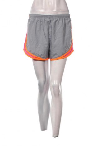 Női rövidnadrág Nike, Méret M, Szín Sokszínű, Ár 9 219 Ft