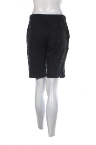 Damen Shorts Nike, Größe M, Farbe Schwarz, Preis 23,99 €