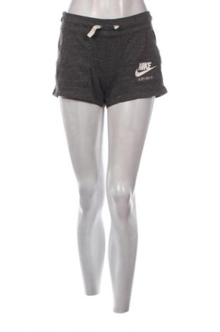 Γυναικείο κοντό παντελόνι Nike, Μέγεθος S, Χρώμα Γκρί, Τιμή 16,99 €