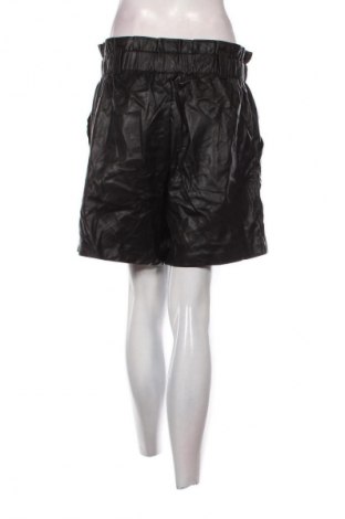 Pantaloni scurți de femei ONLY, Mărime M, Culoare Negru, Preț 156,99 Lei