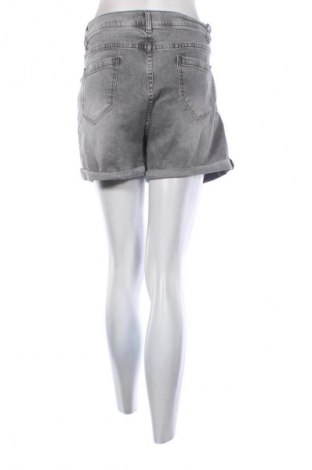 Pantaloni scurți de femei Sarar, Mărime M, Culoare Gri, Preț 89,47 Lei