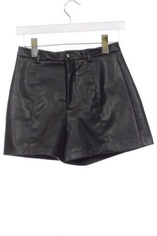 Damen Shorts Stradivarius, Größe S, Farbe Schwarz, Preis 9,72 €